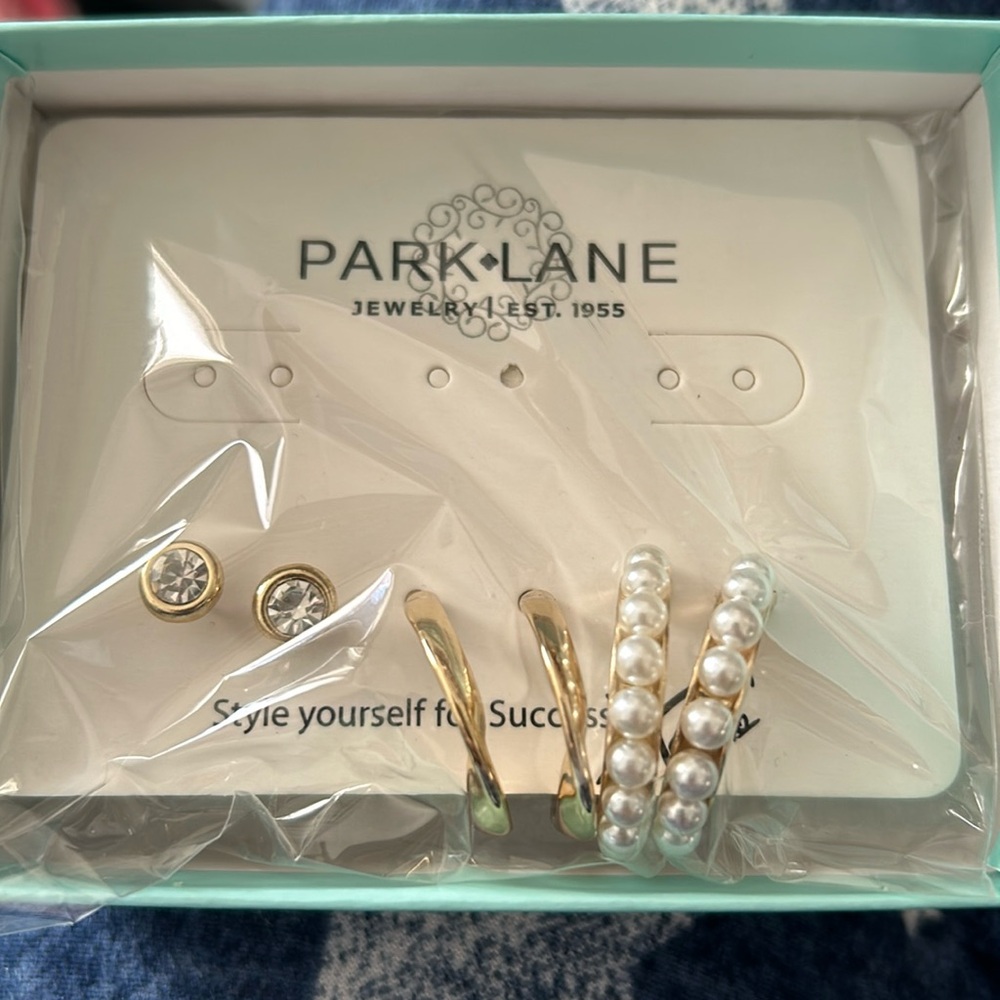 Beautiful set of 3 earrings! BNIB